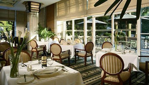 פושאן Fontainebleau Resort Hotel מסעדה תמונה